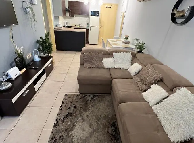 Carisa Vandrerhjem Larnaca