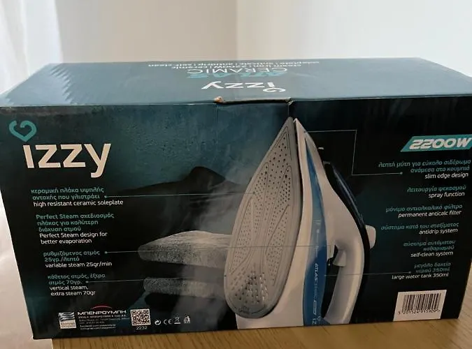 Carisa Hostal Lárnaca